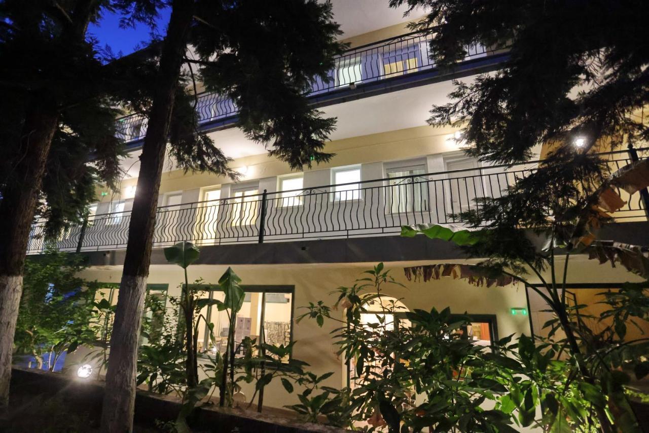 Spanos Apartments Anna'S Lodge Políhrono Kültér fotó